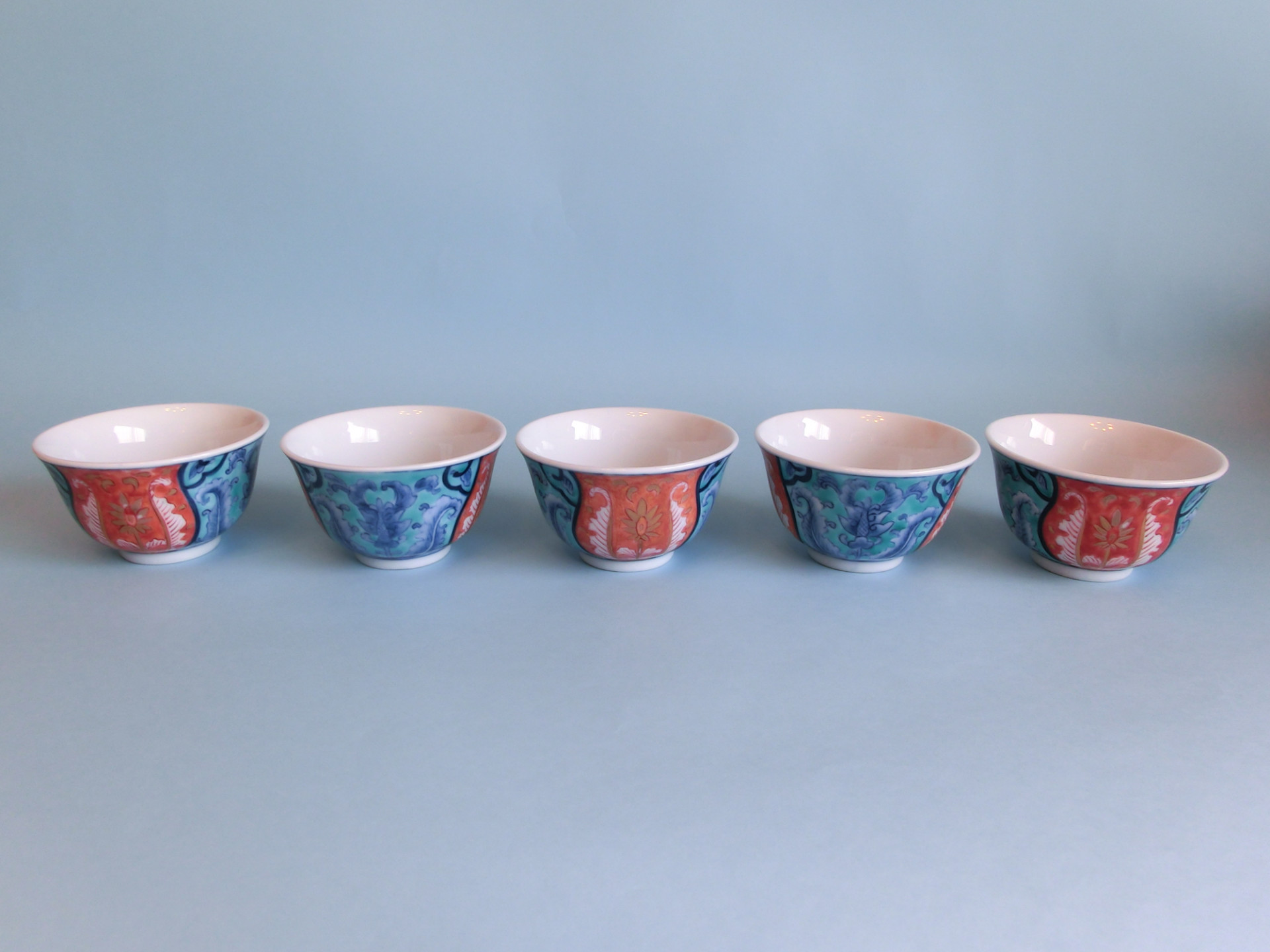 青縁乳白色と赤縁乳白色のあさがお形ガラス氷皿 [B28174] 青縁乳白色と赤縁乳白色のあさがお形ガラス氷皿 [B28174] - メルカリ